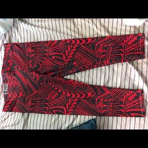 Hawaiian tribal and local designer leggings bnwot!